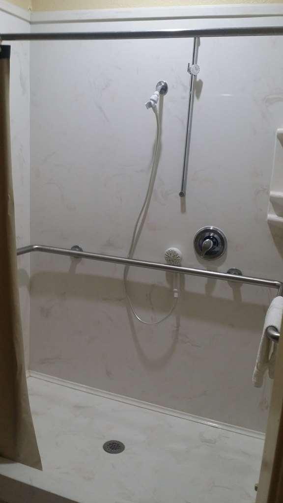 Americas Best Value Inn & Suites Northeast Houston Room photo